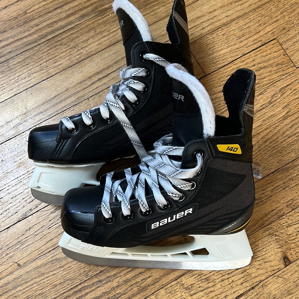 Bauer Youth Hockey Ice Skates